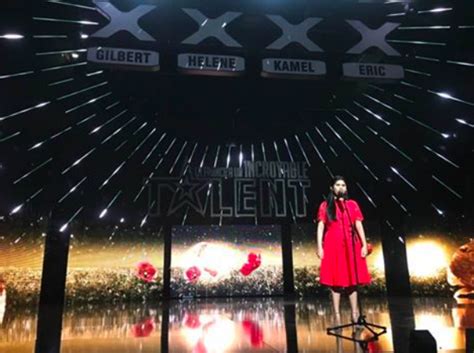 Blind Filipina singer makes it to the finals of talent show.
